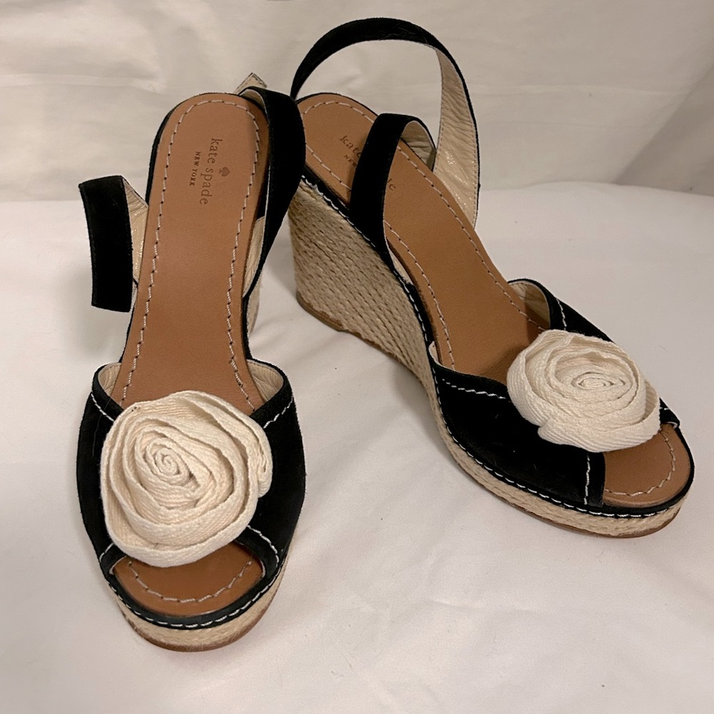NEW Kate Spade New York Brit Wedge. Black and white with contrast flower. Sz 9